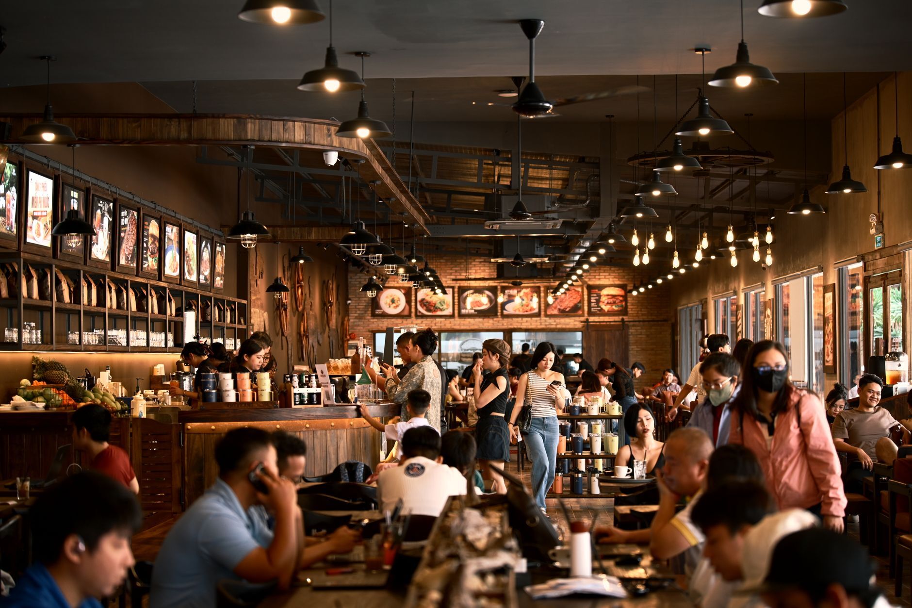 How to Turn Restaurant Tables Faster Between Customers